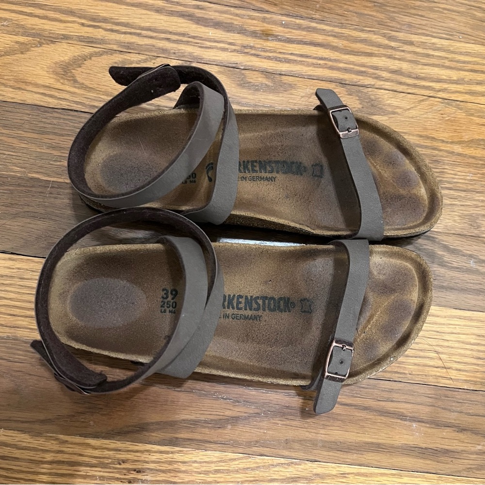 Thin, ankle strap Birks, like new, size 39 narrow